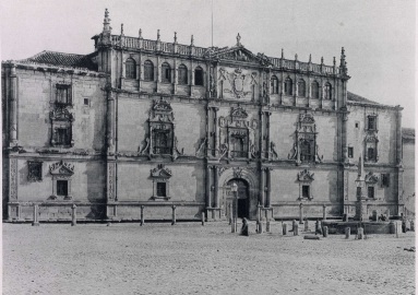 Colegio Mayor de San Ildefonso, por Hauser y Menet (1891)