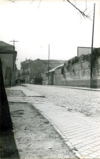 Calle Diego de Torres, lugar de asentamiento del antiguo Colegio de las Órdenes Militares (años 60) Fotografía Baldomero Perdigón