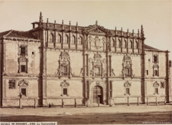 Fachada del Colegio Mayor de San Ildefonso. Fotografía de Jean Laurent (ca 1870) BNE